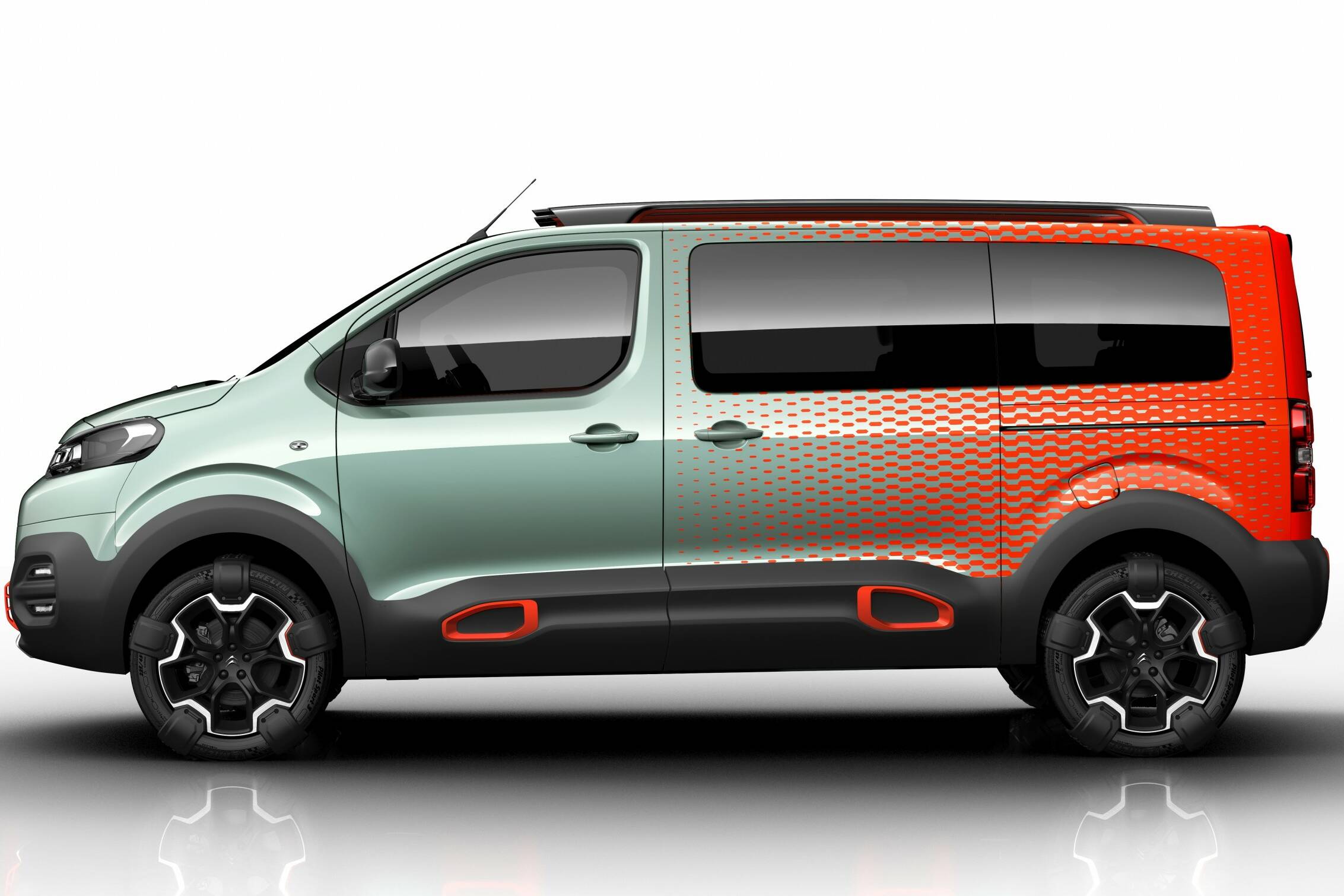 Citroën stellt Concept Car SpaceTourer Hyphen vor 5 der-Autotester