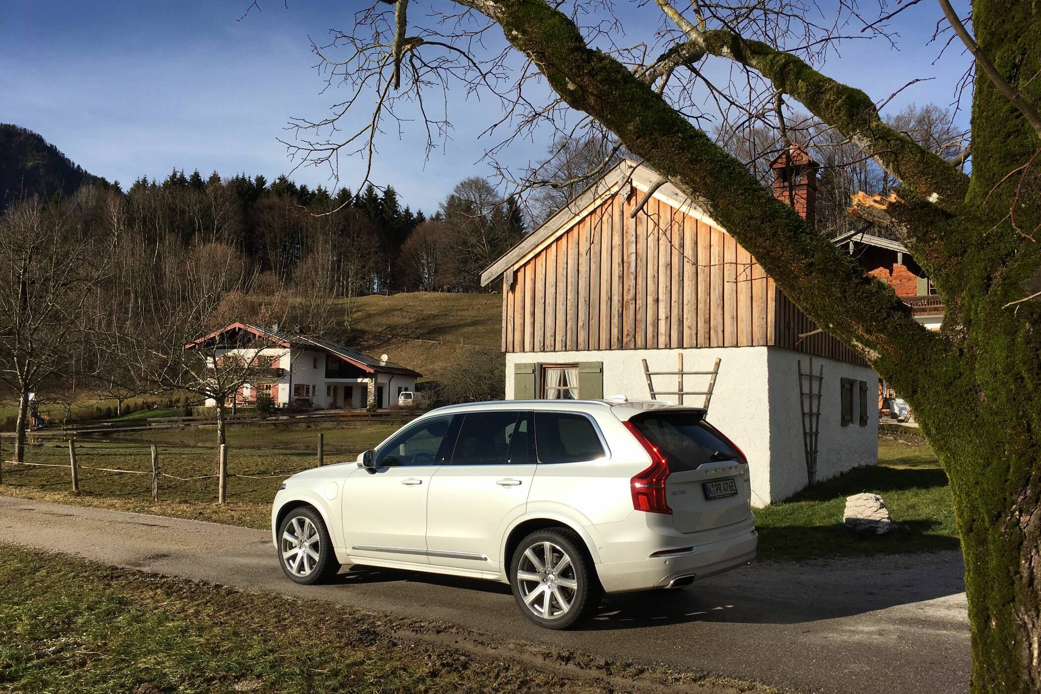 Volvo XC90 Twin Engine - Die sparsame Kraft der zwei Herzen 3 der-Autotester