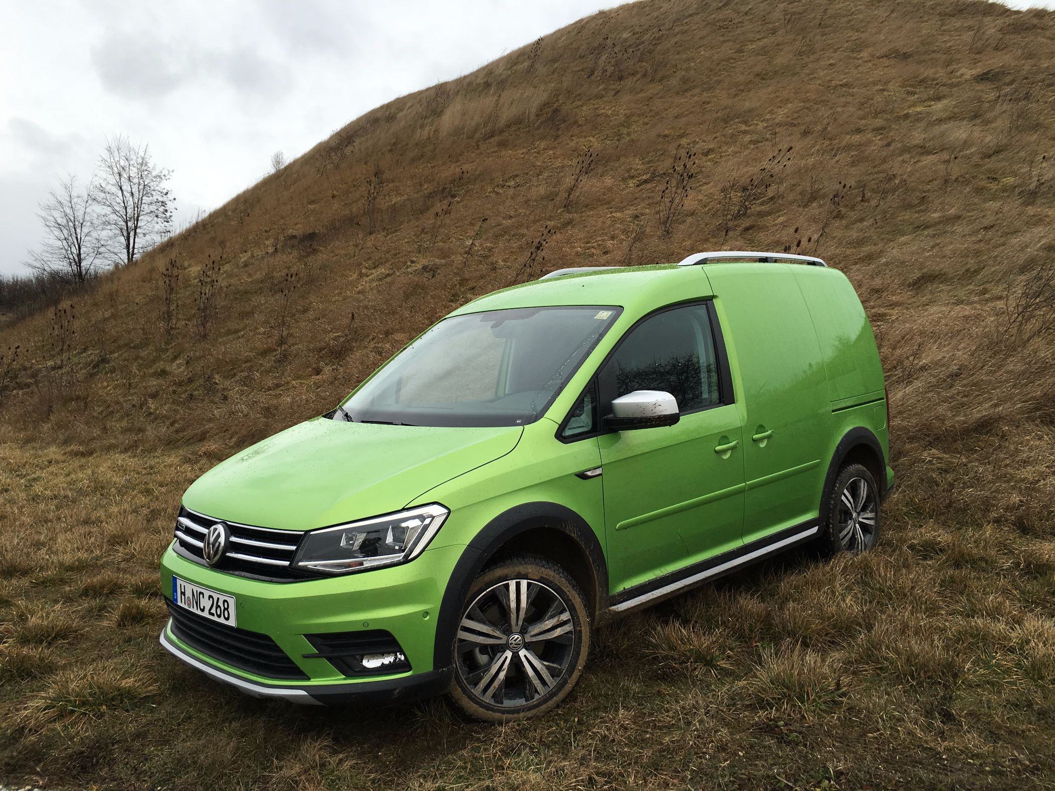 Volkswagen Caddy Alltrack - Der Hochdachkombi kommt jetzt im Offroad-Look 5 Volkswagen Caddy Alltrack 2016