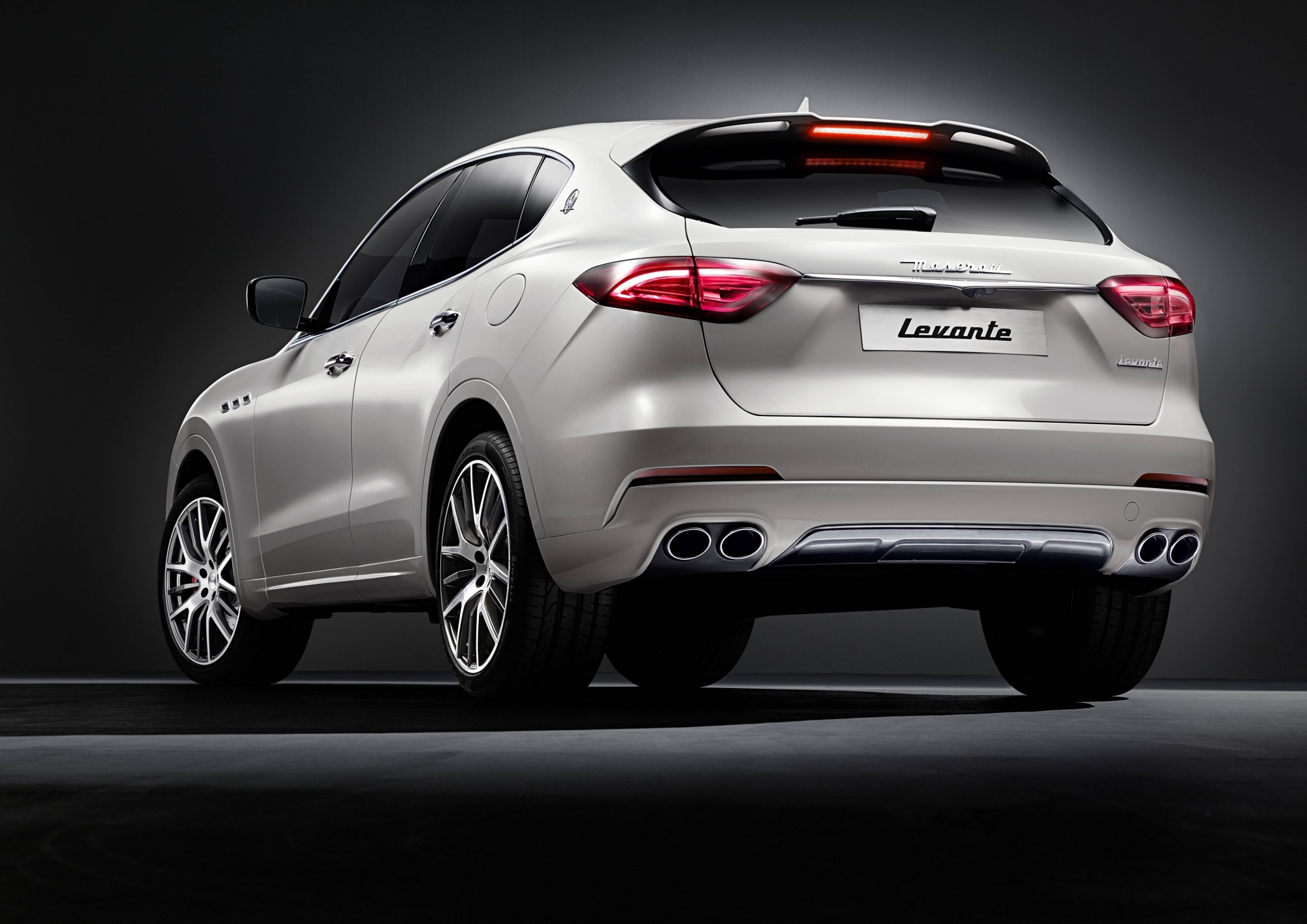 Maserati stellt SUV in Genf vor 1 Maserati Levante Heck