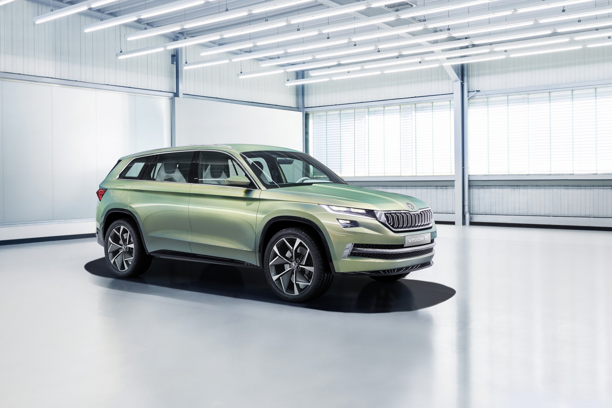 Škoda Showcar VisionS feiert Weltpremiere auf der Volkswagen Group Night in Genf 6 der-Autotester