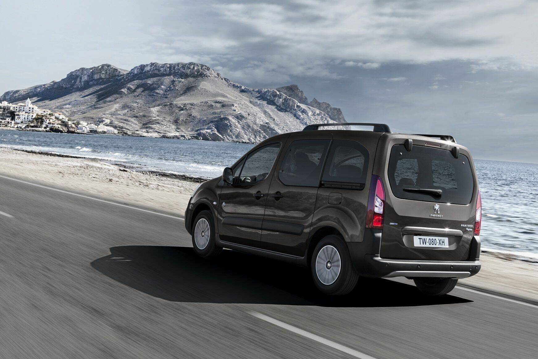 Peugeot Partner - Großraumlimousine auch mit PureTech-Motor 23 der-Autotester