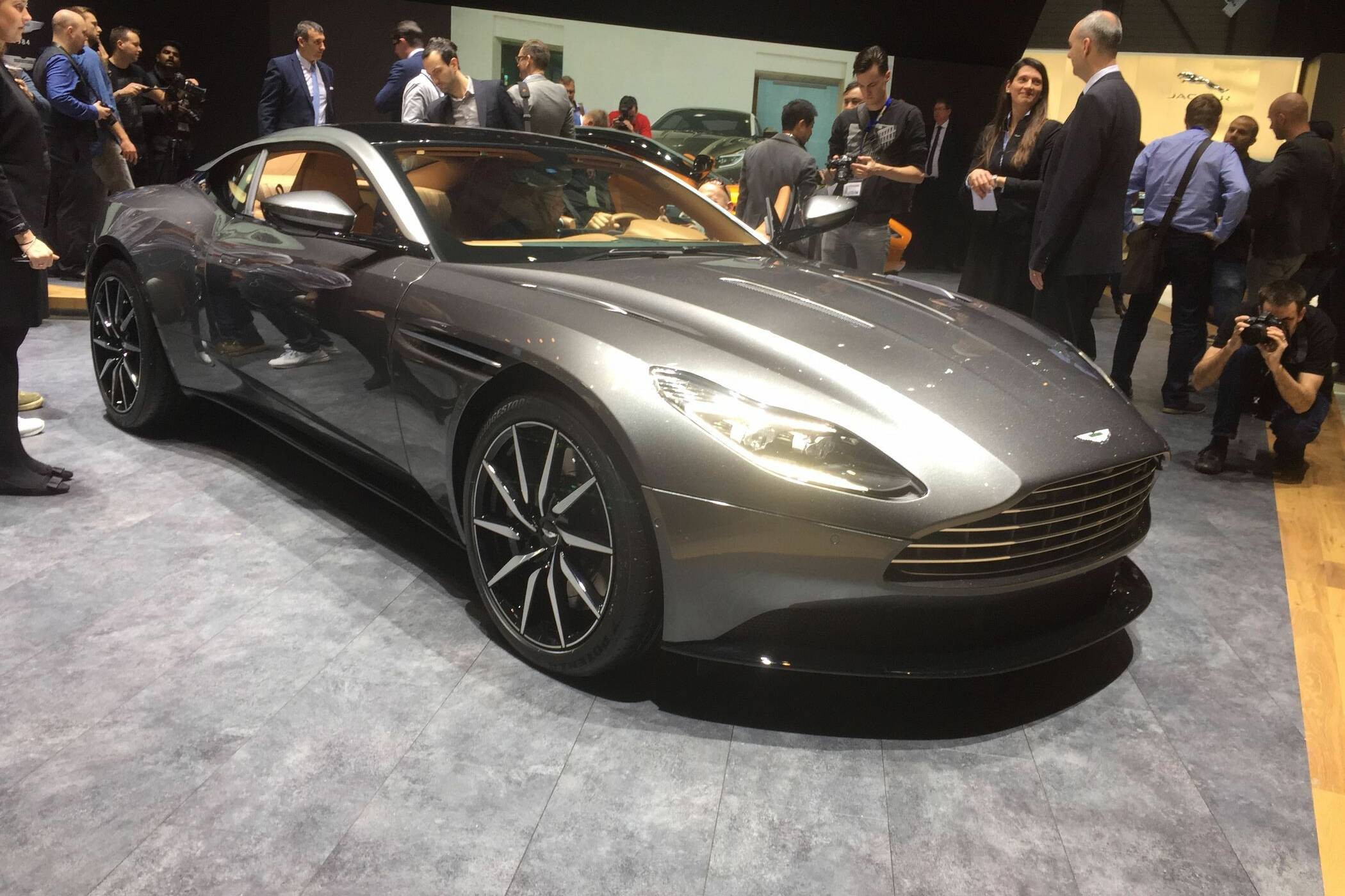 Ersatzschlüssel: Aston Martin schießt den Vogel ab 18 der-Autotester