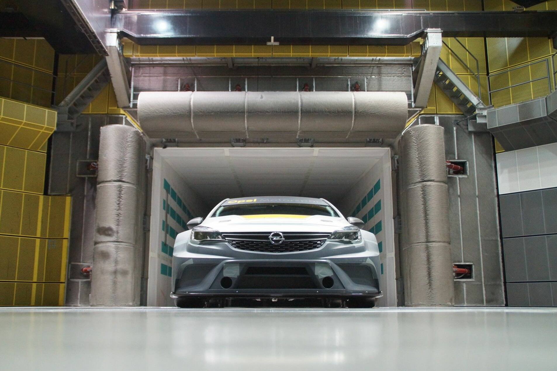 Opel Astra TCR - Nicht vom Winde verweht 12 der-Autotester
