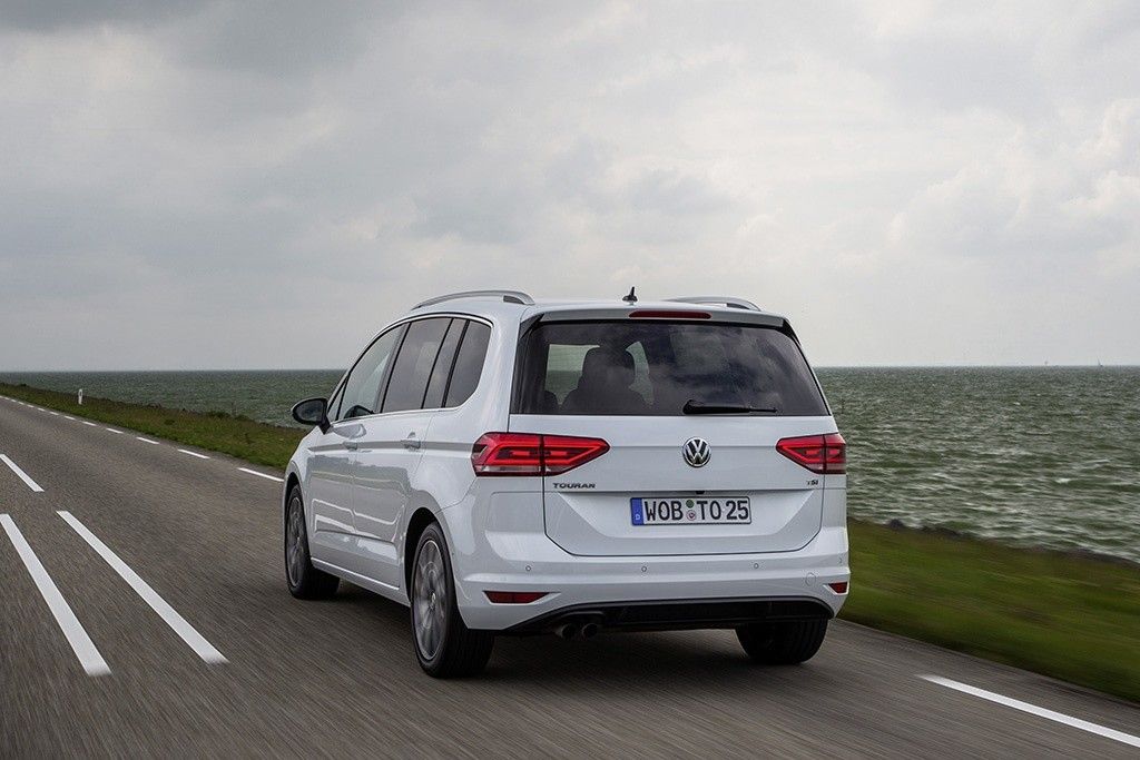 Zehn Familienkutschen unter 20.000 Euro 8 Volkswagen Touran Heck