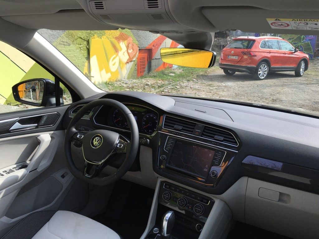 Der neue Tiguan - schöner, größer, besser 6 VW Tiguan 2016 Frontscheibe