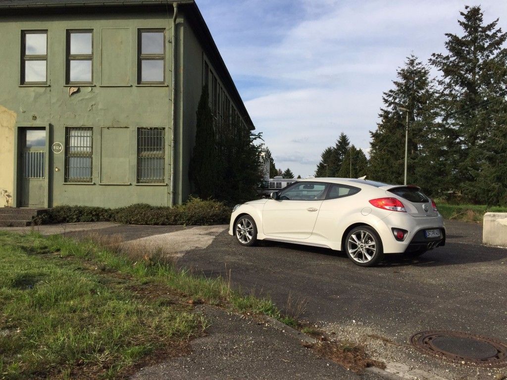 Hyundai Veloster – Mit 3 Türen gegen den Strom 12 Hyundai Veloster 2016