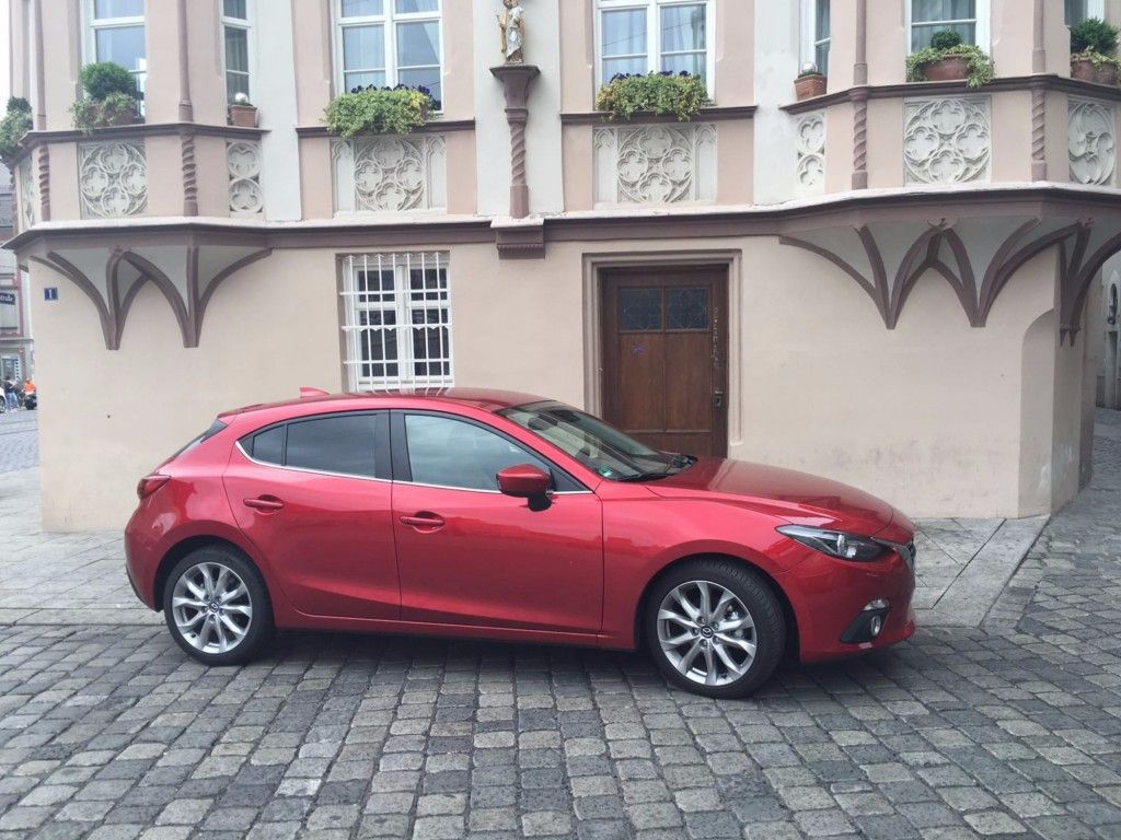1.5 Liter Selbstzünder: Neuer Einstiegsmotor für den Mazda3 1 Mazda3 Seitenansicht