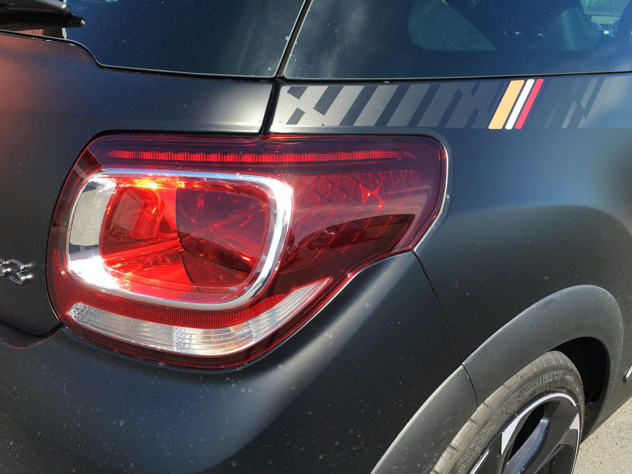 DS 3 nun ohne Citroën Doppelflügel 21 der-Autotester