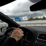 Wilde Fahrt mit heißen Volkswagen auf dem Bilster Berg 3 der-Autotester