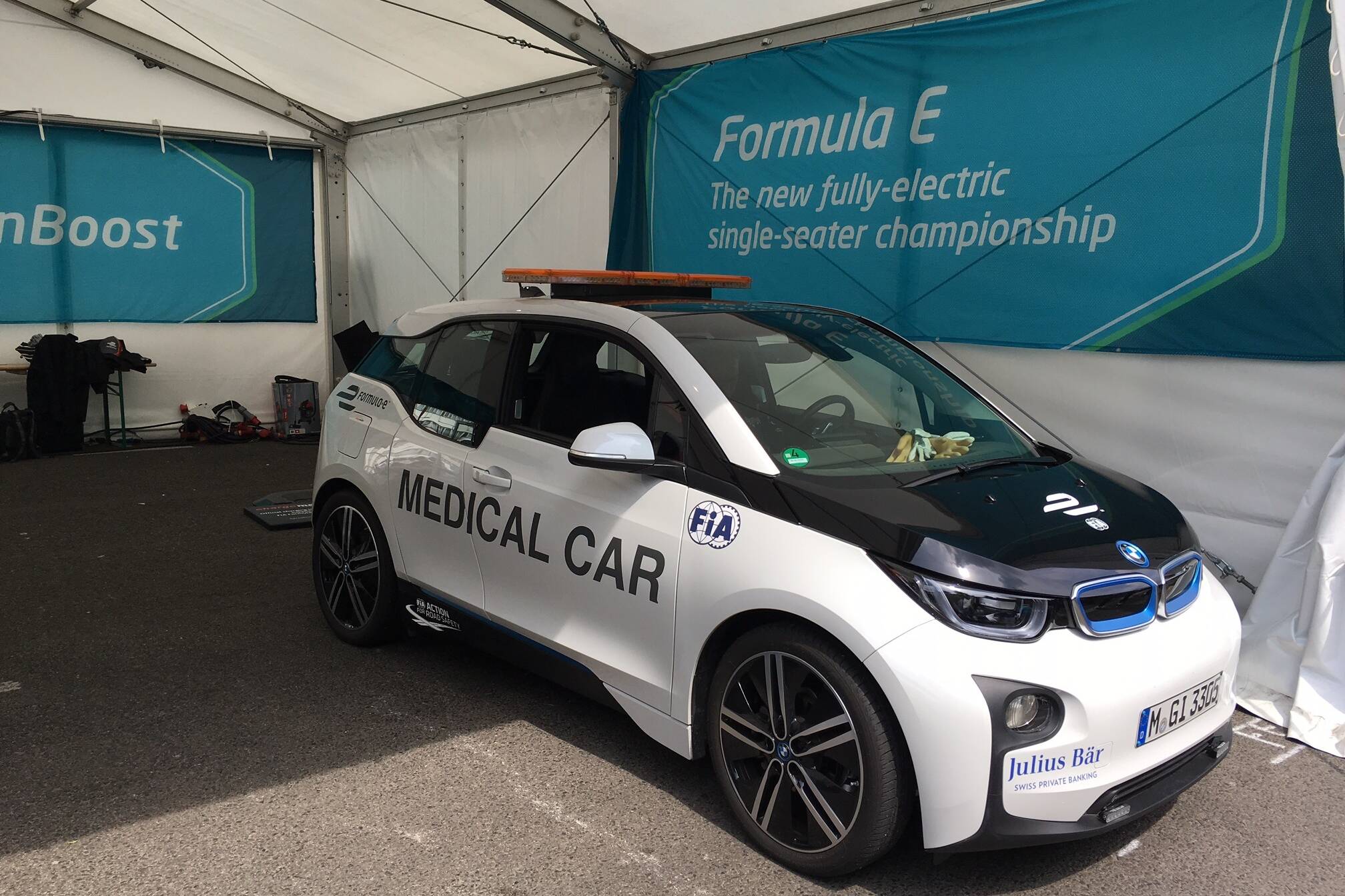 Qualcomm bringt drahtloses Laden von E-Autos 4 Medical Car; BMW i3, Formel E Qualcomm 2016