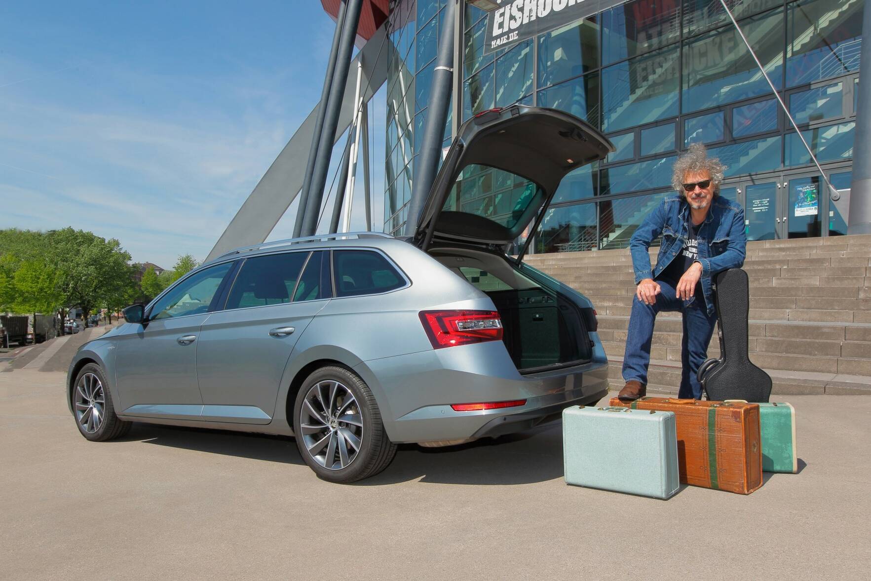 Wolfgang Niedecken im Skoda auf Tour 6 der-Autotester