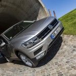 Tiguan auf dem Geländeparcours in der Autostadt 1 der-Autotester