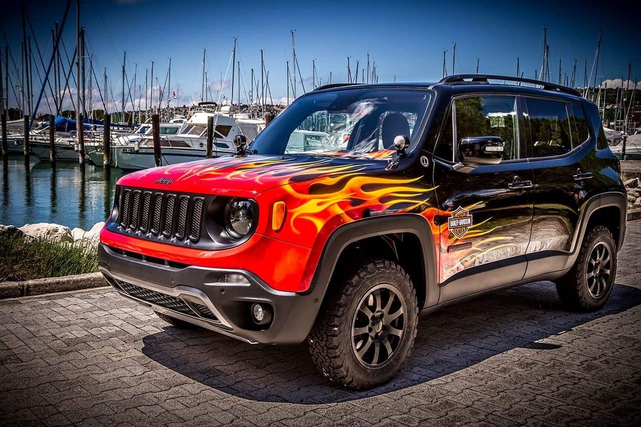 Jeep mit Show Car auf Harley-Davidson Bikertreffen 4 der-Autotester
