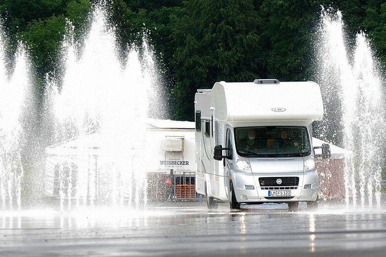 UDV untersucht Wohnmobile: Schlechte Bremsen und Überladung führen zu Unfällen 3 der-Autotester