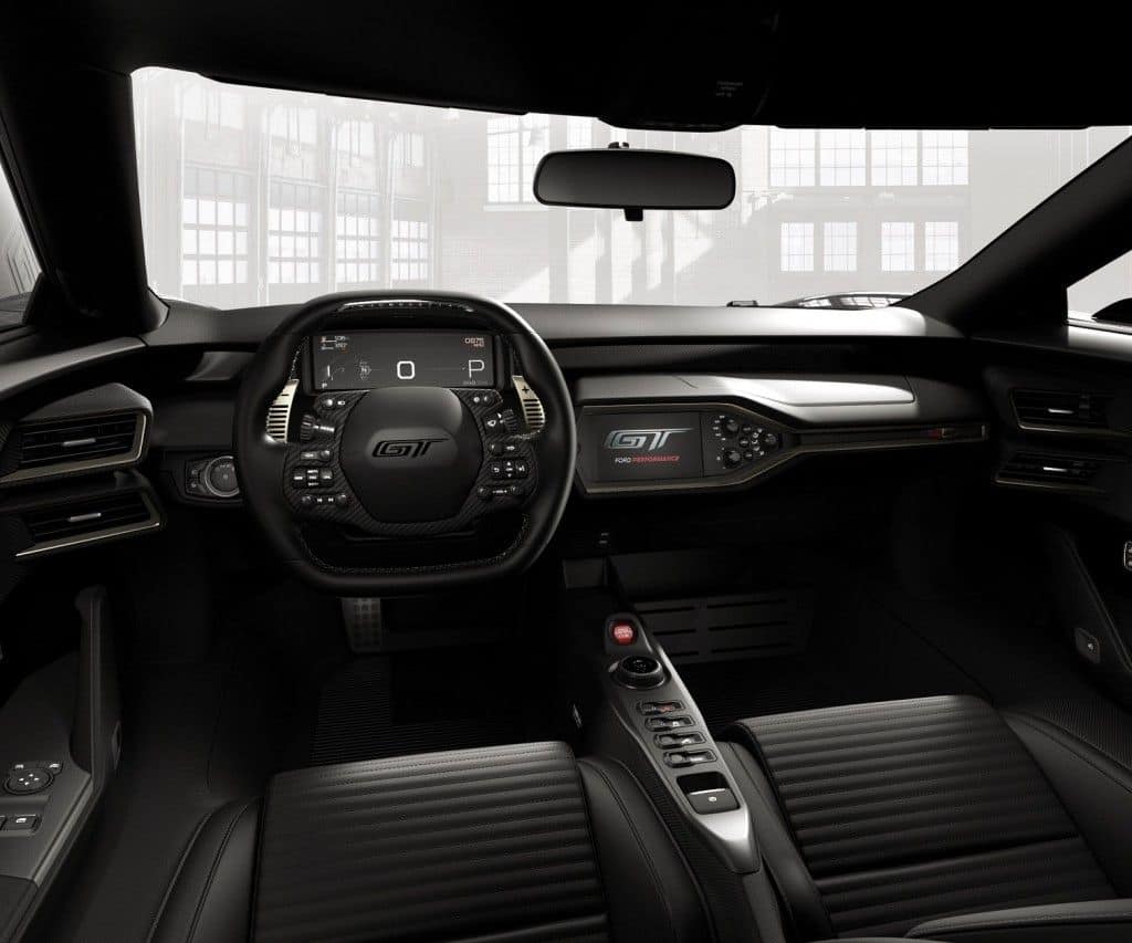 Ford bringt GT-Sondermodell '66 Heritage Edition 1 Ford GT: Sondermodell '66 Heritage Edition erinnert an das legendäre Le Mans-Siegerauto von 1966 / Im Interieur zeugen insbesondere die Sportsitze aus Kohlefaser von der außergewöhnlichen Klasse des Ford GT ’66 Heritage. Sie wurden speziell gepolstert und mit fein verarbeitetem Ebony-Leder überzogen. Zum exklusiven Erscheinungsbild tragen auch die auf den Kopfstützen und auf dem Lenkrad eingeprägten Ford GT-Logos bei. Der Armaturenträger und der Dachhimmel verwöhnen ebenfalls mit feinstem Ebony-Leder. Das außergewöhnliche Ambiente steigern goldfarbig abgesetzte Applikationen für den Instrumententräger und die Schaltwippen. Wie beim 1966er Rennauto erhält das Lenkrad einen Lederbezug, während die Sicherheitsgurte ganz klassisch aus blauem Fasermaterial bestehen. Weiterer Text über ots und www.presseportal.de/nr/6955 / Die Verwendung dieses Bildes ist für redaktionelle Zwecke honorarfrei. Veröffentlichung bitte unter Quellenangabe: "obs/Ford-Werke GmbH"