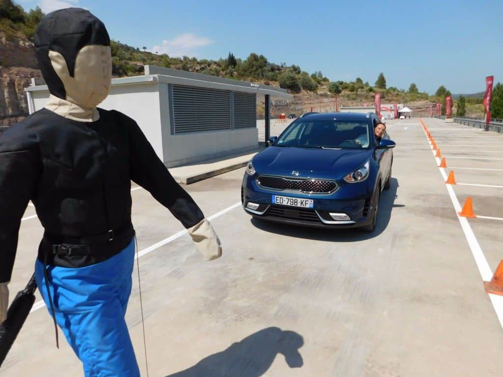 Kia Niro – sparsamer Familien-Crossover fährt vor 8 der-Autotester