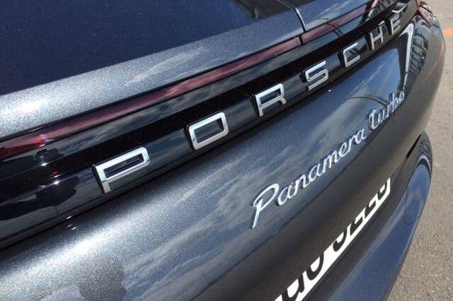 Die wertvollsten Automarken: Porsche legt am meisten zu 8 Porsche Panamera Schriftzug