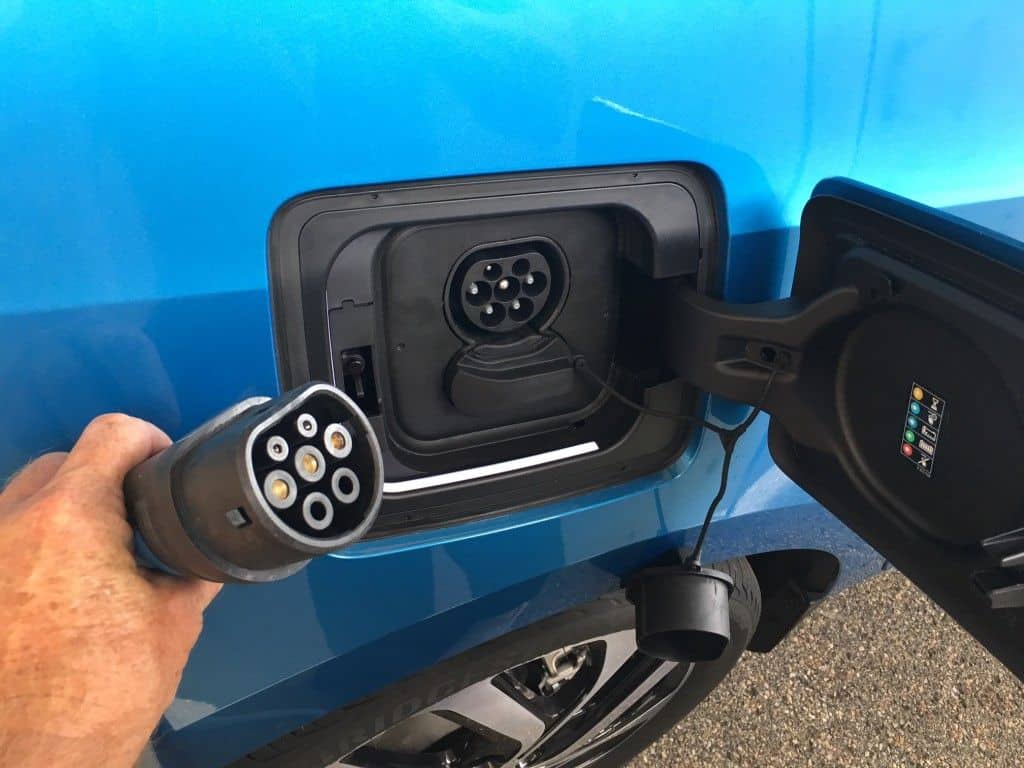 BMW i3 nun mit deutlich höherer Reichweite 2 i3 Ladeeinheit