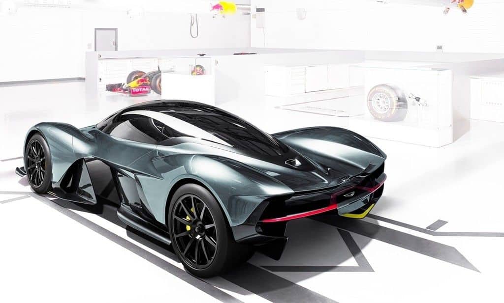 Verleiht Red Bull Aston Martin Flügel? 3 AM-RB 001