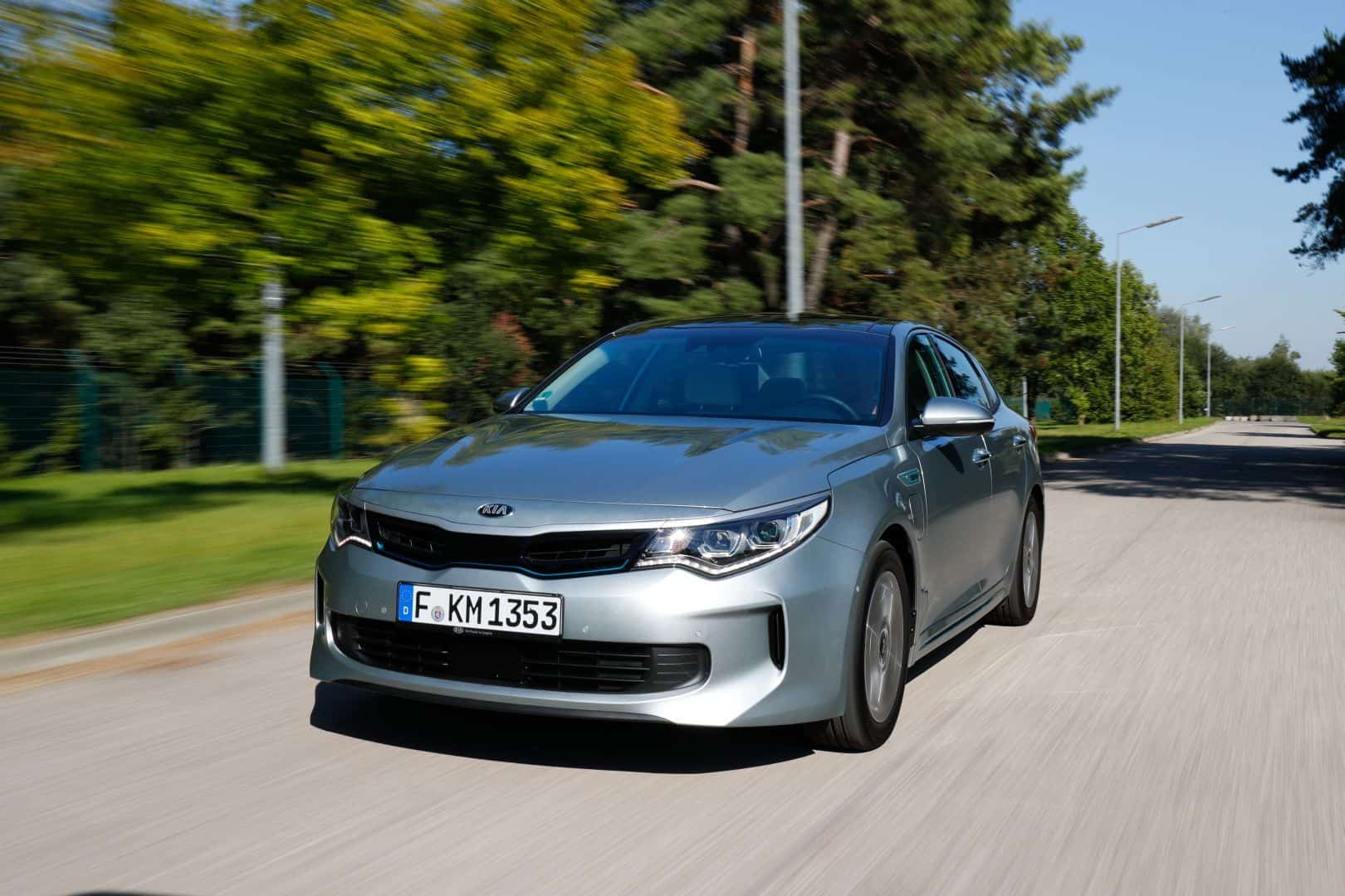Hängt am Kabel - Der neue Kia Optima Plug-in-Hybrid 15 der-Autotester