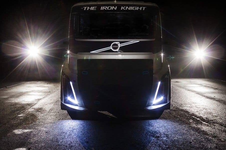 Volvo will’s wissen: Schnellster Lkw der Welt? 9 der-Autotester