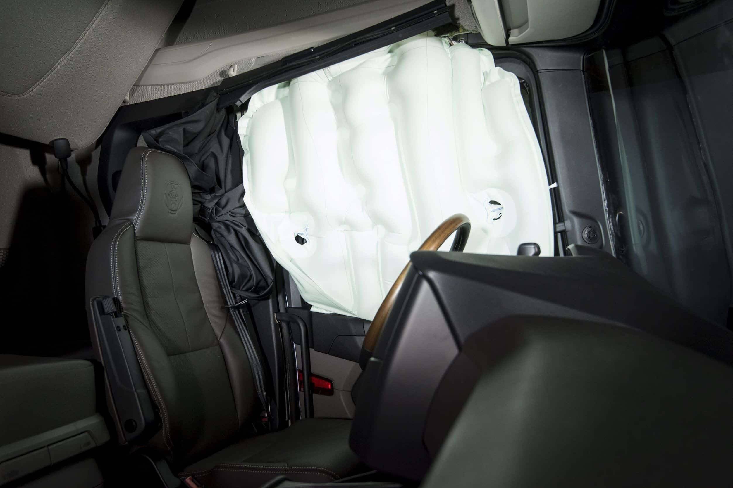 Scania bringt ersten Seitenairbag für Lkw 11 der-Autotester