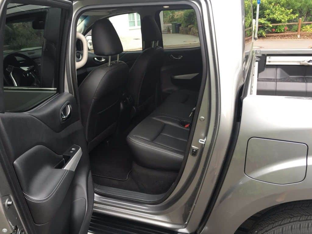 Nissan Navara Double Cab - Wohin des Weges? 4 Nissan Navara 2. Sitzreihe
