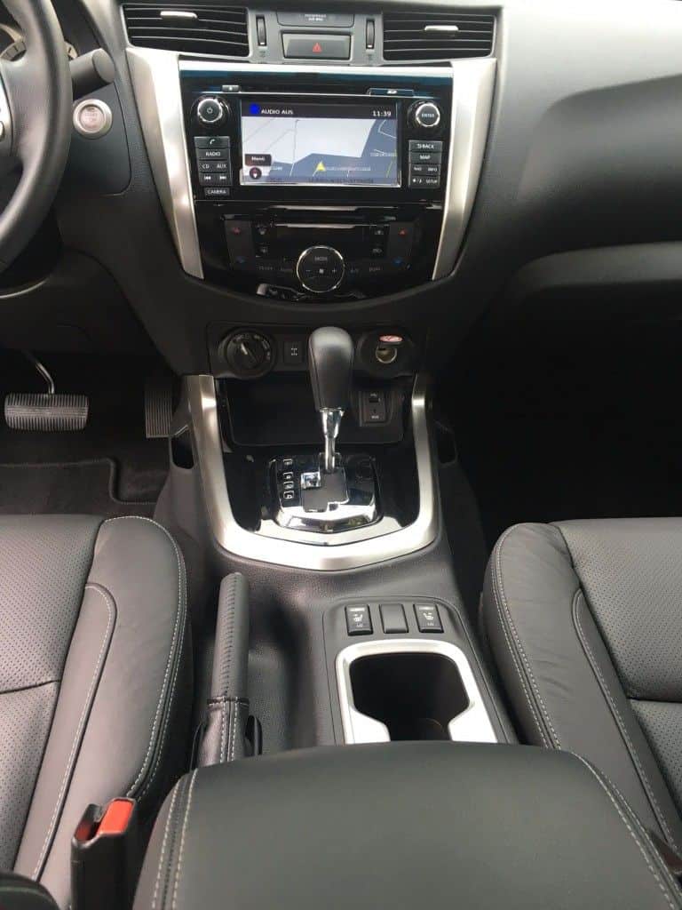 Nissan Navara Double Cab - Wohin des Weges? 9 Mittelkonsole
