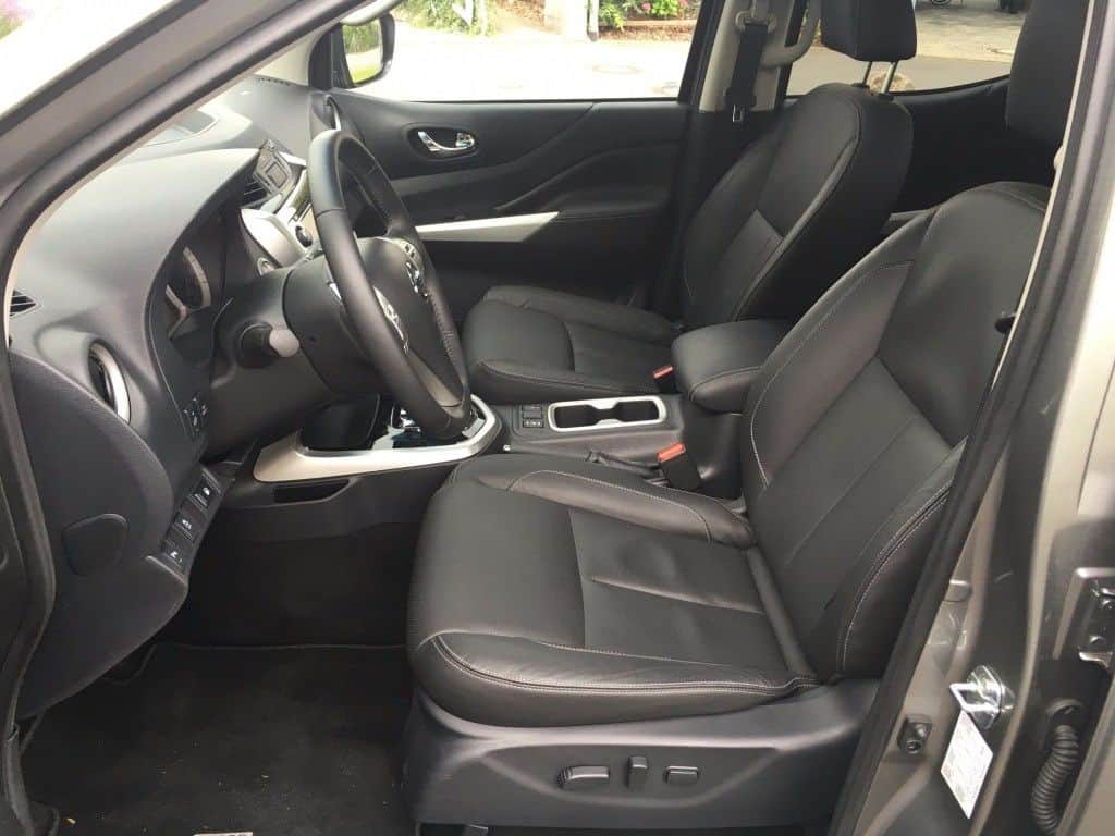 Nissan Navara Double Cab - Wohin des Weges? 11 Nissan Navara Vordersitze