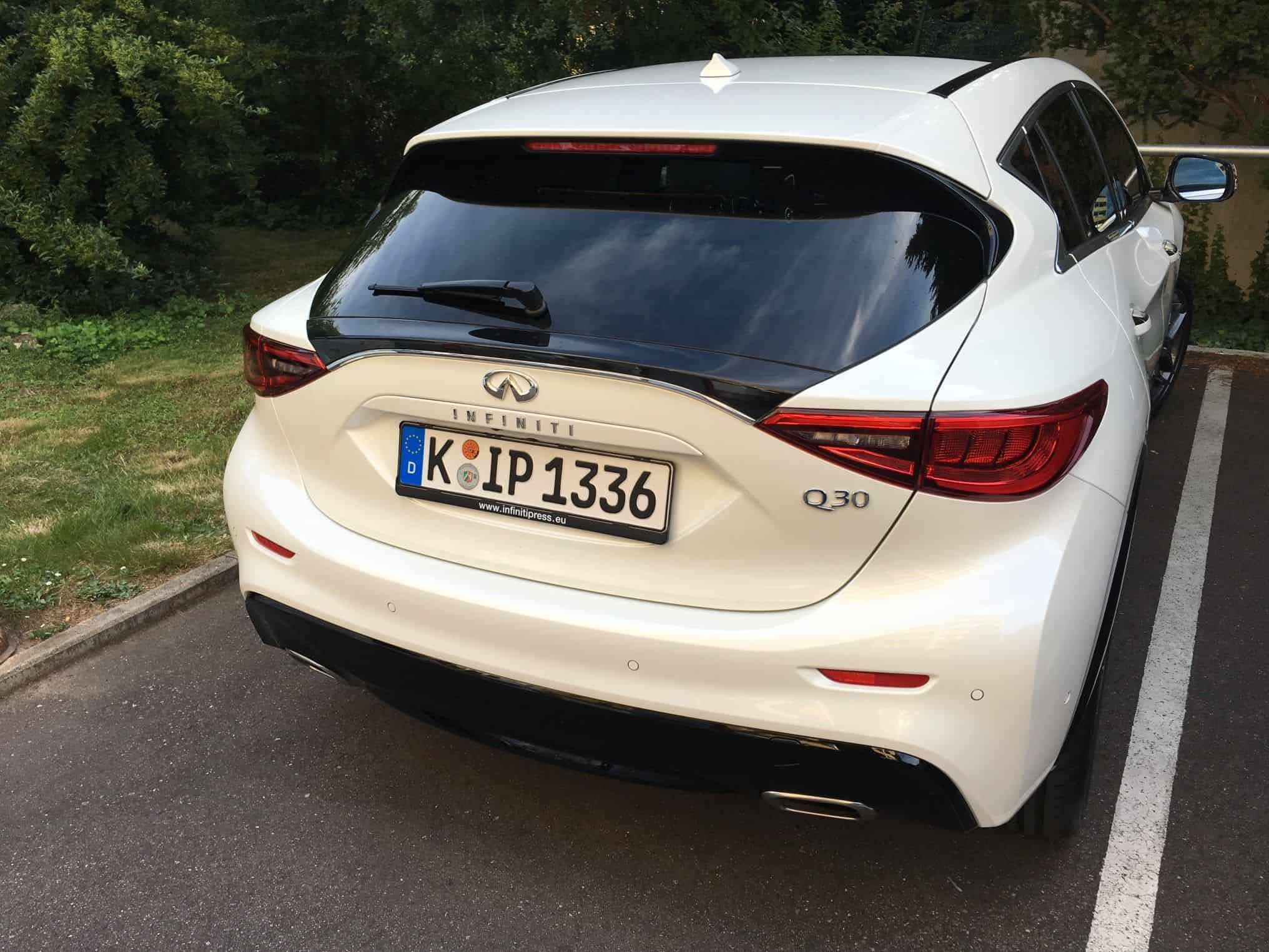 Infiniti Q30 - Kompakter Japaner mit schwäbischer Seele 8 der-Autotester