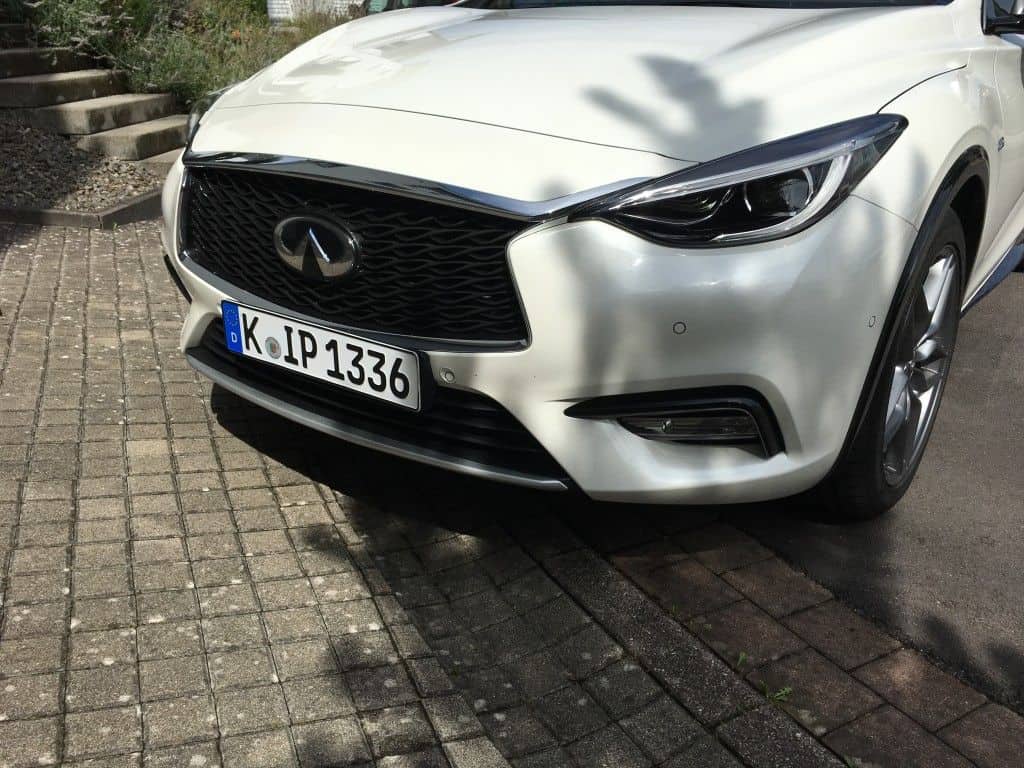 Infiniti Q30 - Kompakter Japaner mit schwäbischer Seele 12 Infiniti Q30 Front