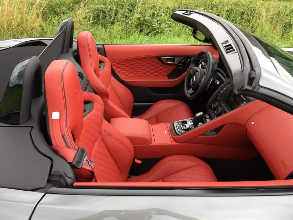 Jaguar F-Type SVR - Nicht nur sein Aussehen ist atemberaubend 3 Jaguar F-Type SVR Sportsitz