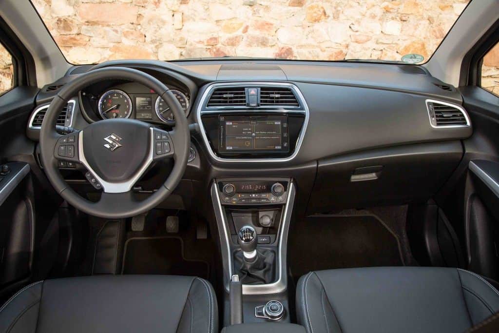 Suzuki SX4 S-Cross - Aus Crossover wird SUV 4 Suzuki_SX4_S-CrossCockpit