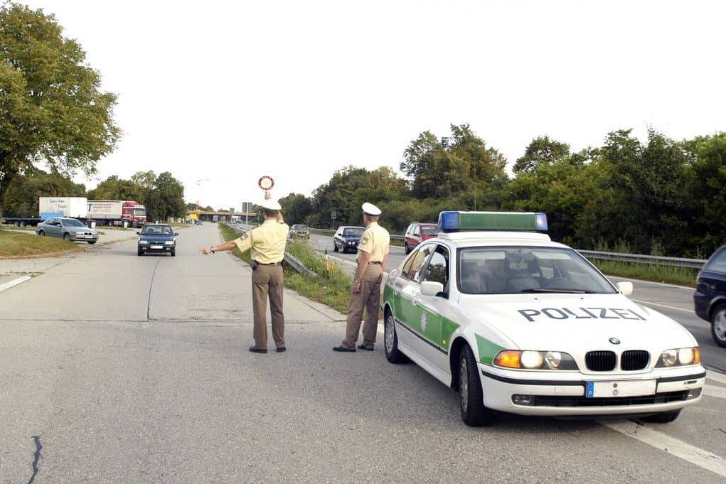Richtiges Verhalten bei der Polizeikontrolle 13 der-Autotester