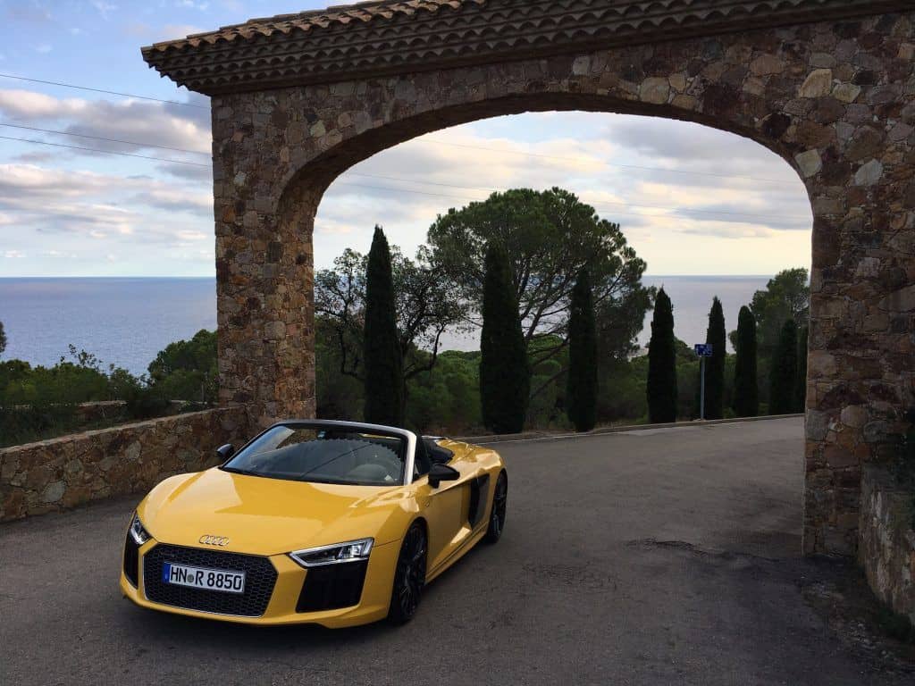 Der neue Audi R8 Spyder - Schiere Kraft und Fahrdynamik treffen auf Frischluftvergnügen 3 Audi R8 Spyder Front