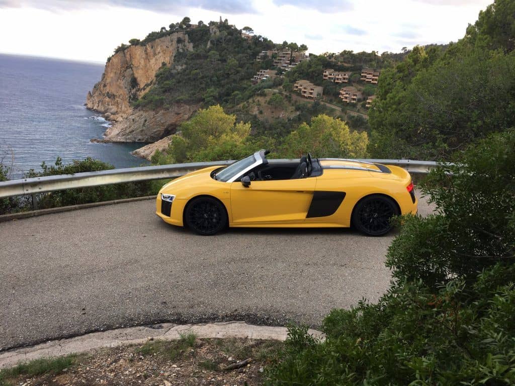 Der neue Audi R8 Spyder - Schiere Kraft und Fahrdynamik treffen auf Frischluftvergnügen 1 Audi R8 Spyder Seitenansicht