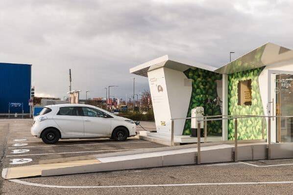 Charge Lounge: Strom tanken im "Wohnzimmer" 21 der-Autotester