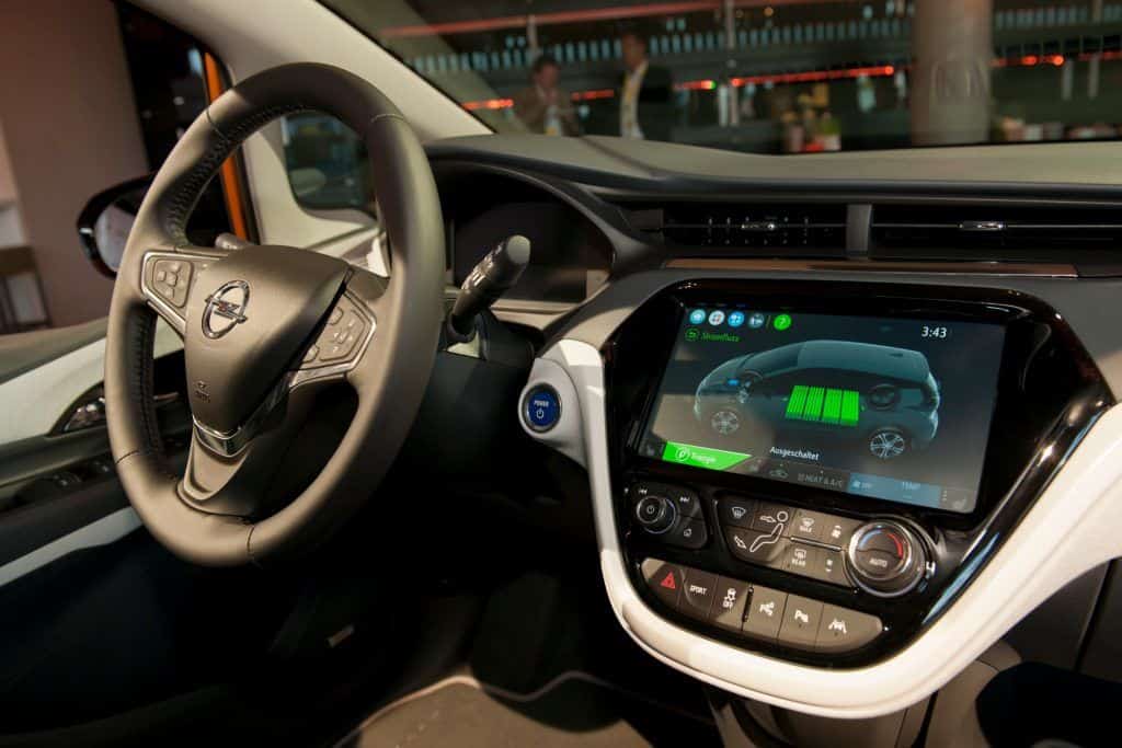 Opel Ampera-e - Umparken im Kopf oder die Revolution im Elektrosegment? 13 Opel Ampera-e Innenraum