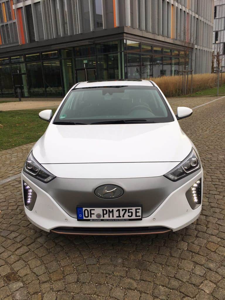 Hyundai IONIQ und ix 35 Fuell Cell - Alternative Antriebe oder was bringt die Zukunft? 11 Hyundai IONIQ mit Elektroantrieb Front