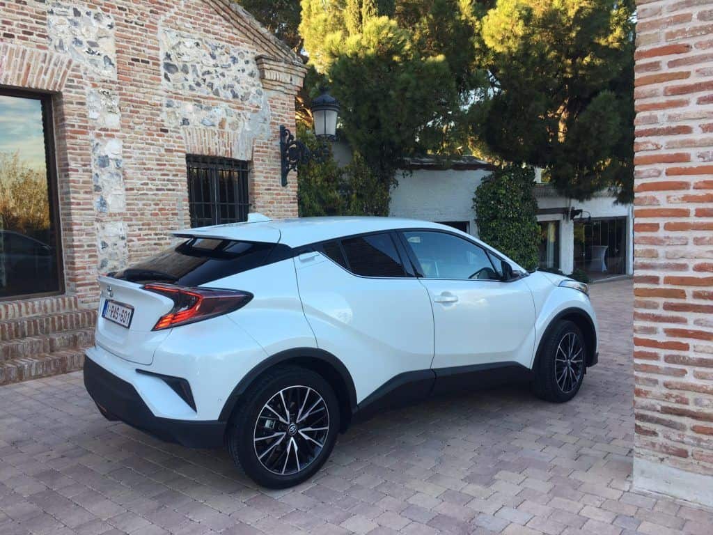 Toyota C-HR - das spacige Mini-SUV 15 Toyota C- HR 2017