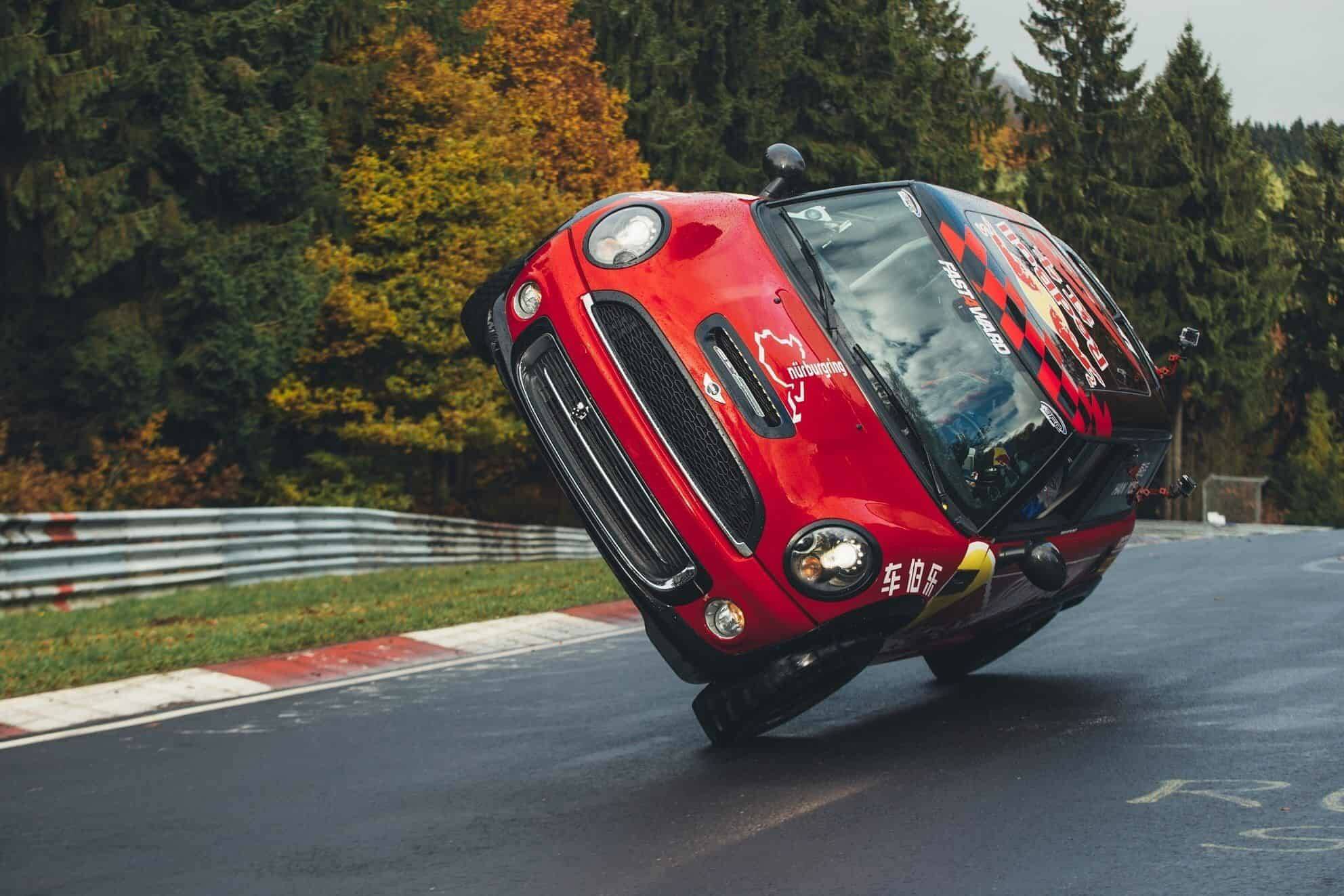 Chinese umrundet die Nordschleife auf zwei Rädern 15 der-Autotester
