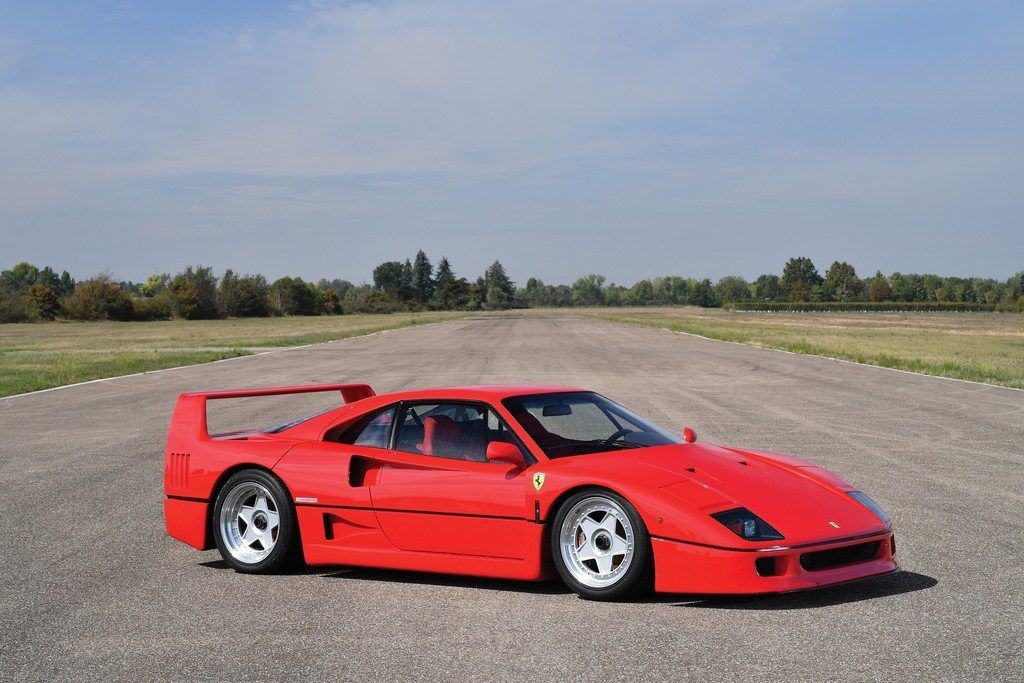 Jahresschlussverkauf bei Sotheby's: 430 Autos und 150 Motorräder 2 Ferrari F 40 (1992)