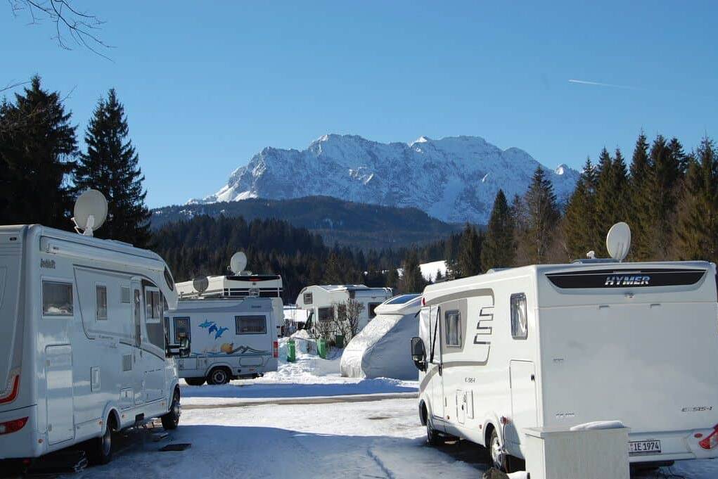Camping im Schnee 5 der-Autotester