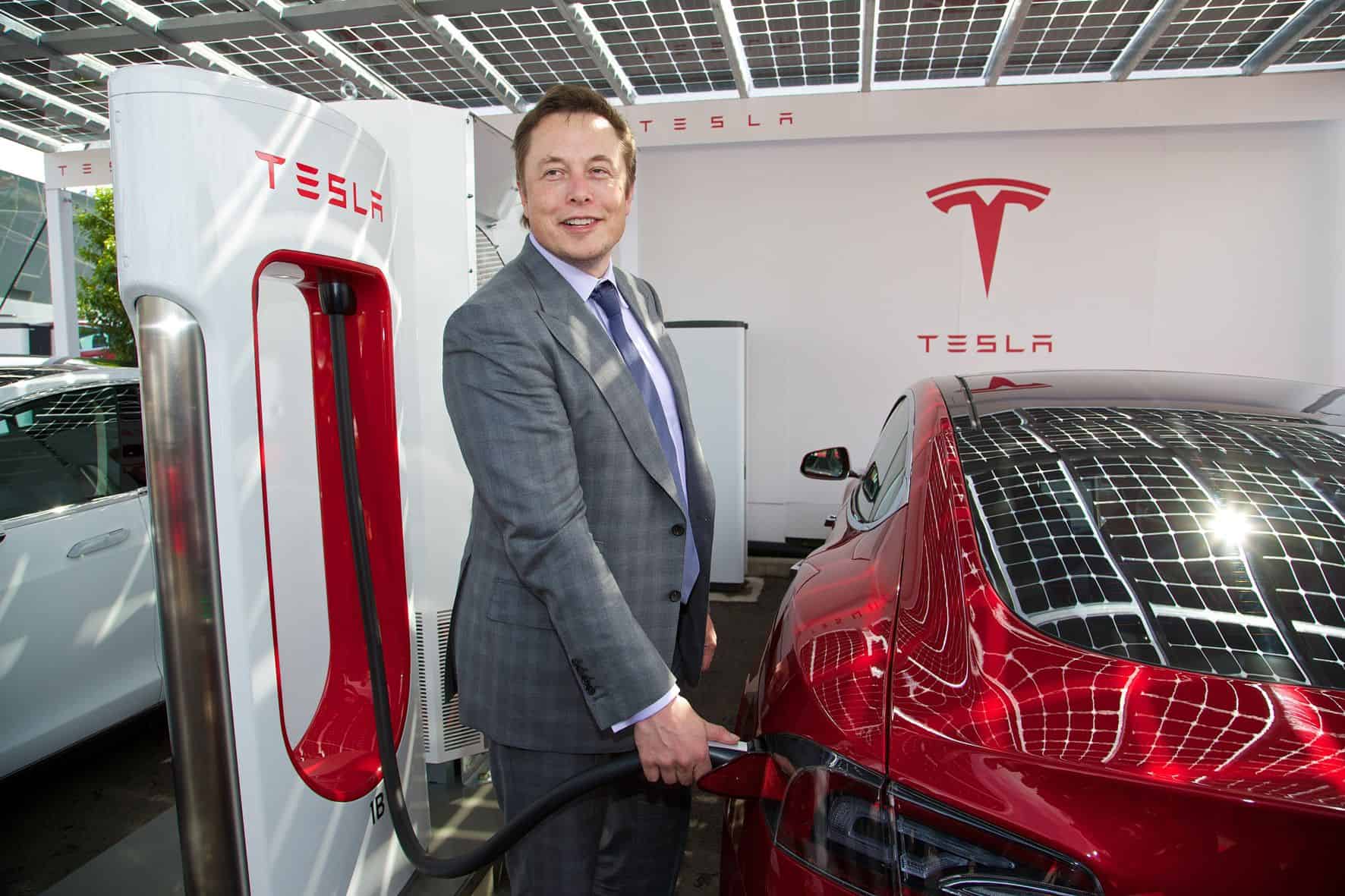 Tesla tauscht Ladeadapter wegen Überhitzungsgefahr 3 der-Autotester