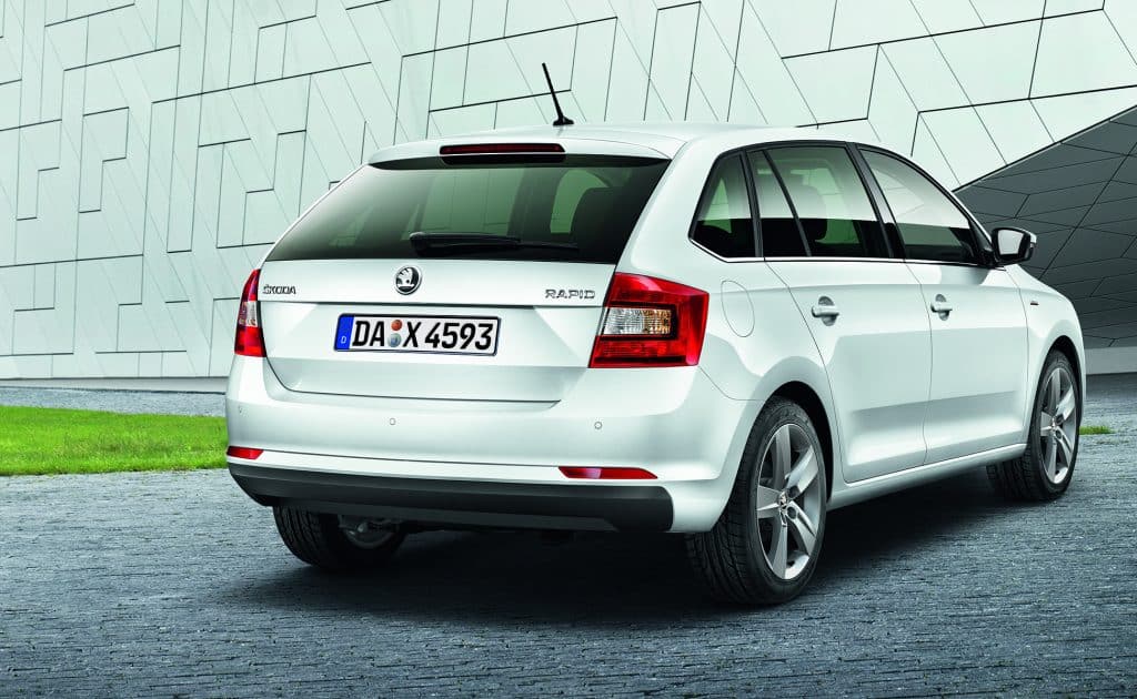 Skoda bringt Drive-Sondermodell vom Fabia und Rapid 3 Die Preise für den RAPID Spaceback DRIVE beginnen bei 18.760 Euro. Die Limousinenvariante startet bei 18.860 Euro