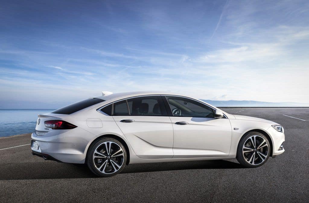 Enthüllung auf dem Genfer Automobilsalon: Der neue Opel Insignia Grand Sport 3 der-Autotester