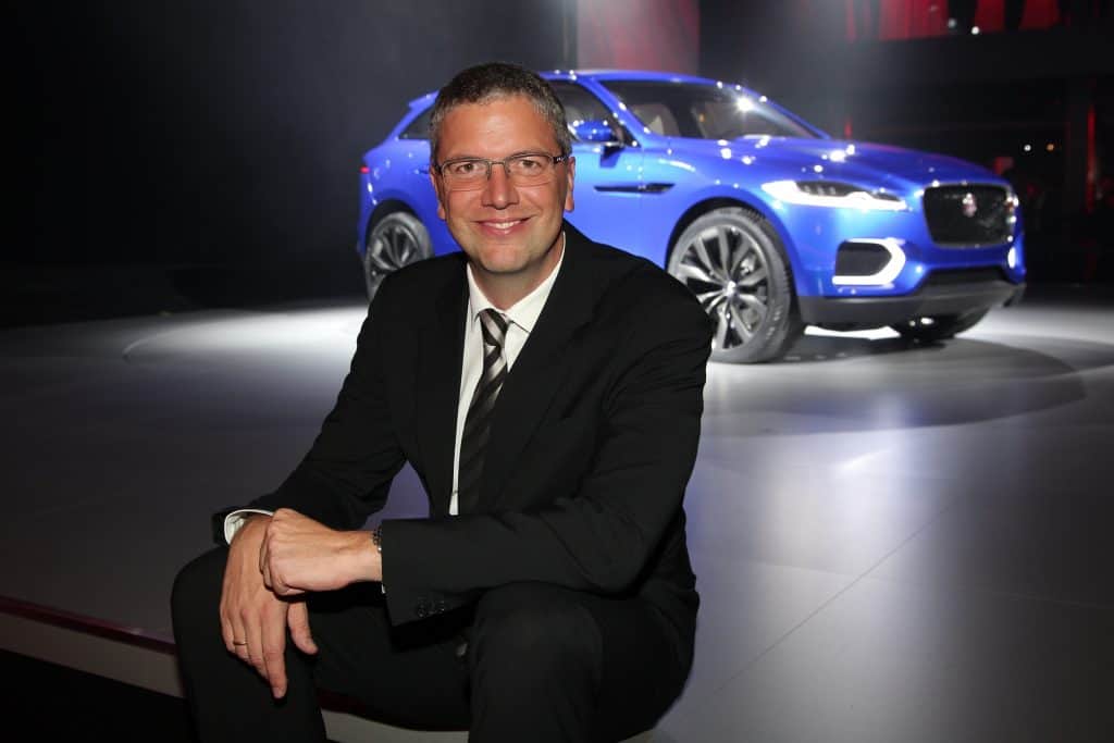 Jaguar Land Rover auf Erfolgsspur 1 Peter Modelhart Geschaeftsfuehrer Jaguar, Land Rover Deutschland JAGUAR