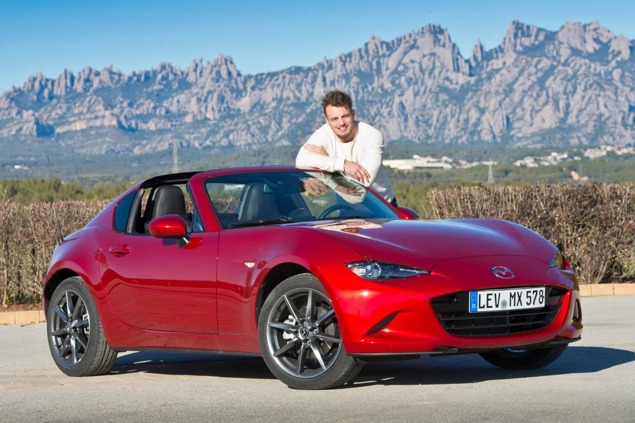 Der Mazda MX-5 RF kommt erstmals mit vollelektrischem Targa-Blechdach 1 der-Autotester
