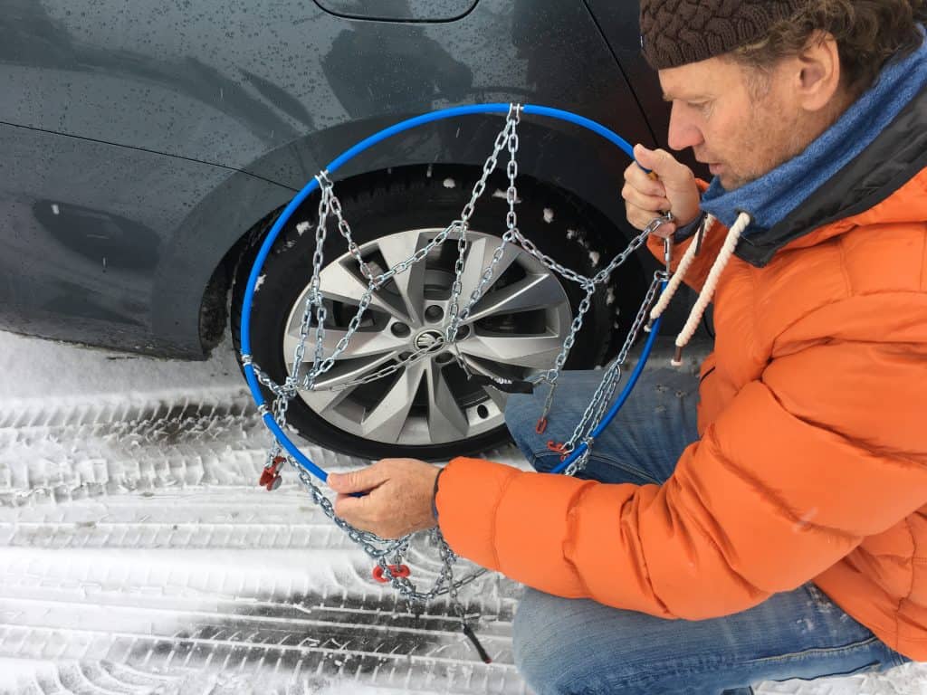 Schneeketten – Nach wie vor wichtig für Sicherheit auf verschneiten Straßen 2 der-Autotester